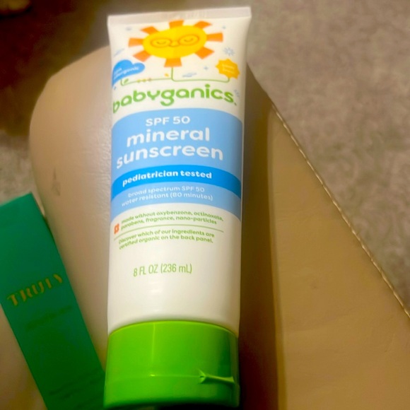 Babyganic SPF mineral sunscreen pediatrician tested - Picture 1 of 3